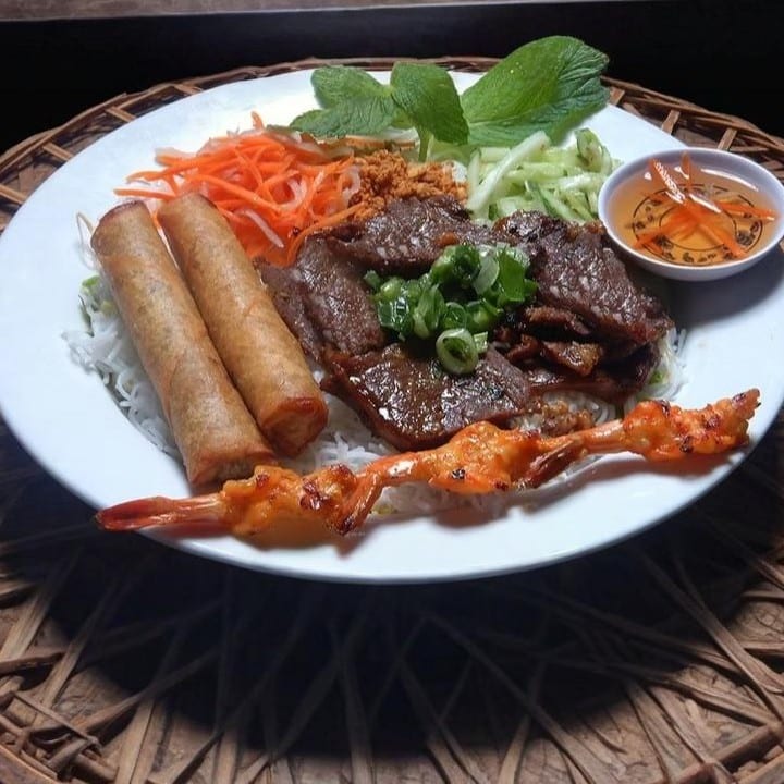 Charbroiled Meat, Shrimp, Eggrolls Vermicelli.