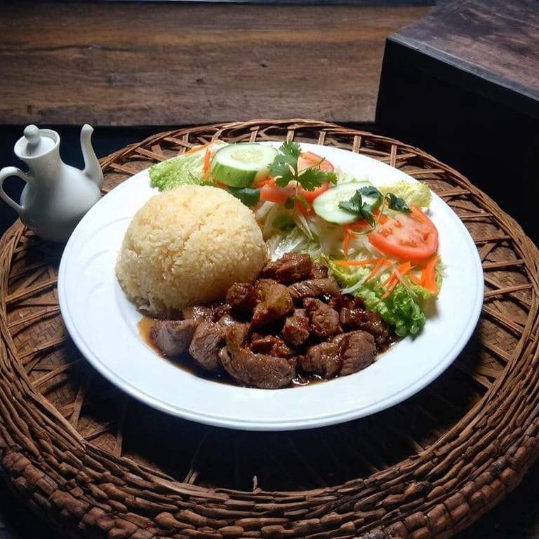 Delicious Soup Selections at Our Vietnamese Restaurant